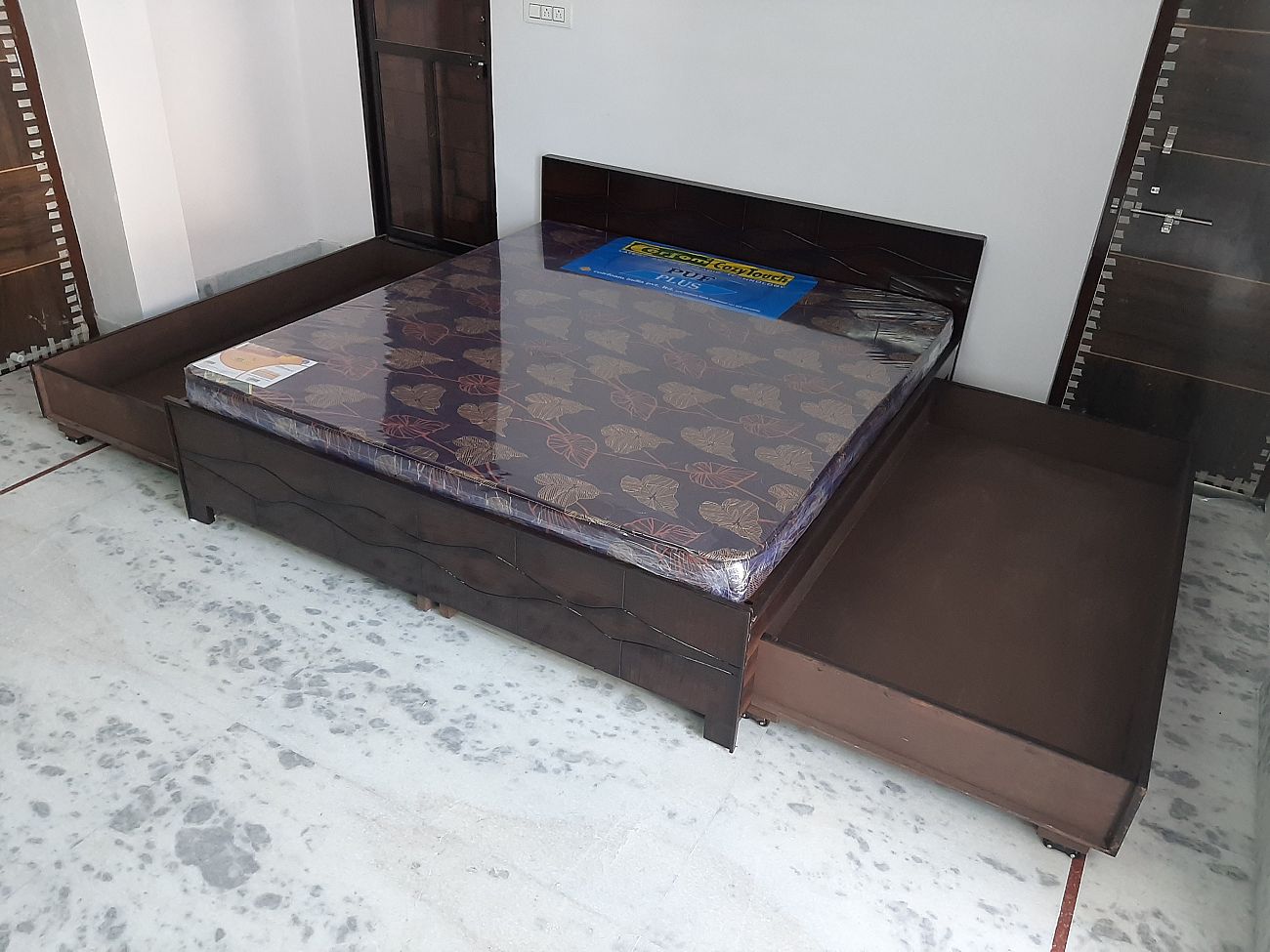 Both side trolly double bed